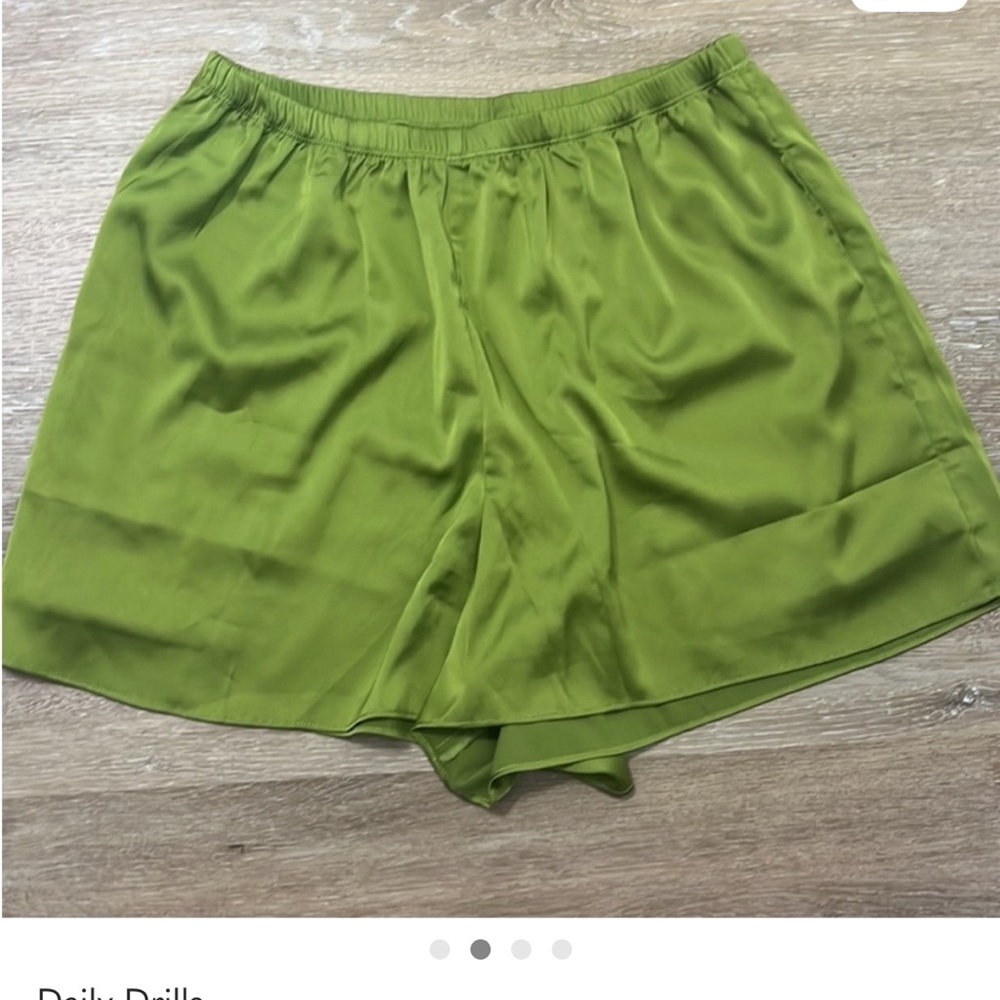 Daily Drills High-Waist Silky Lime Green Women's Shorts